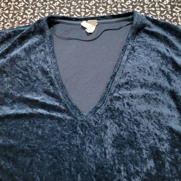 WeāTheāFreeĀ BlueāVelvetāTunic - Picture 5 of 7